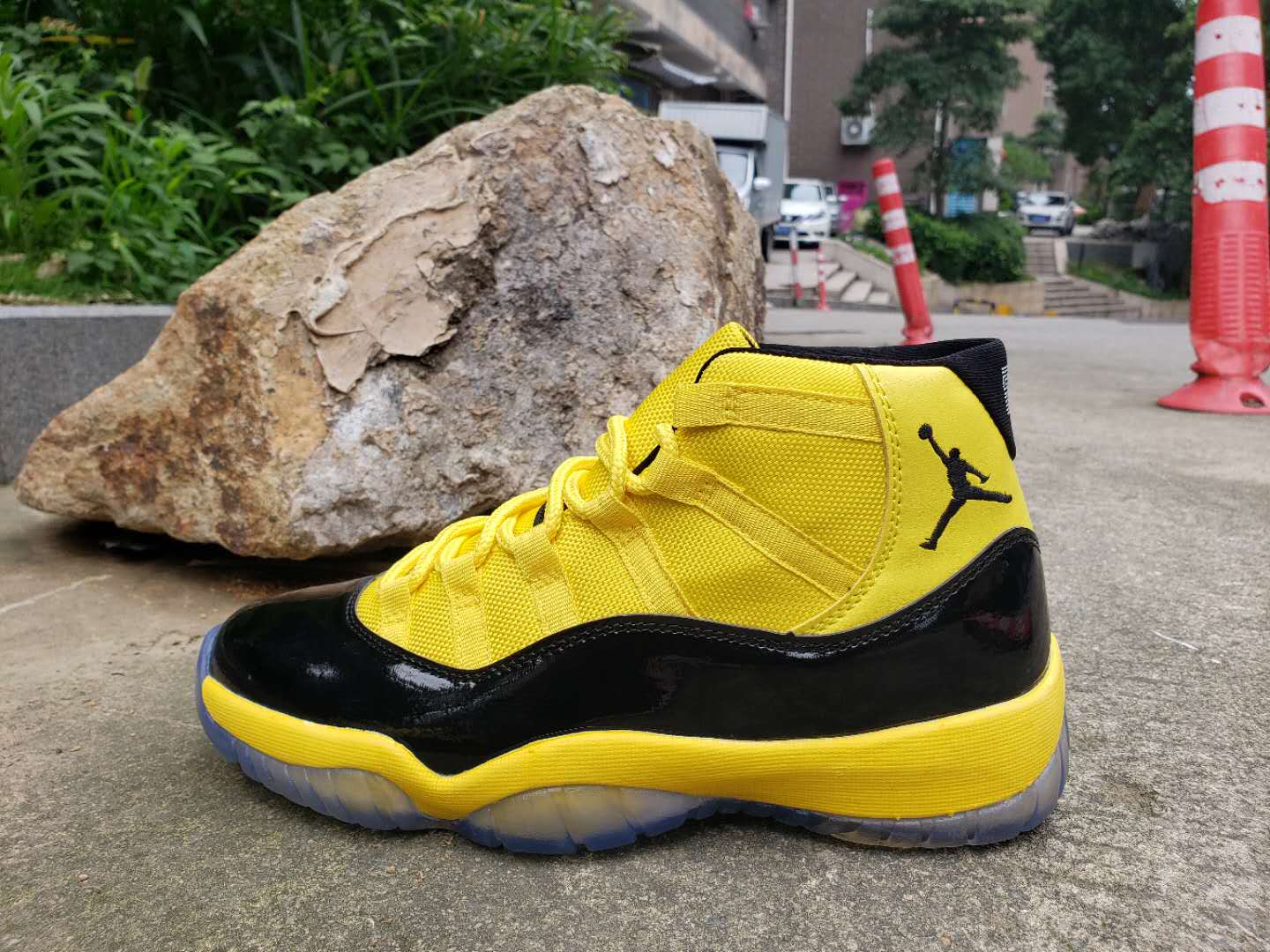 2019 Air Jordan 11 Retro Bumblebee - Click Image to Close